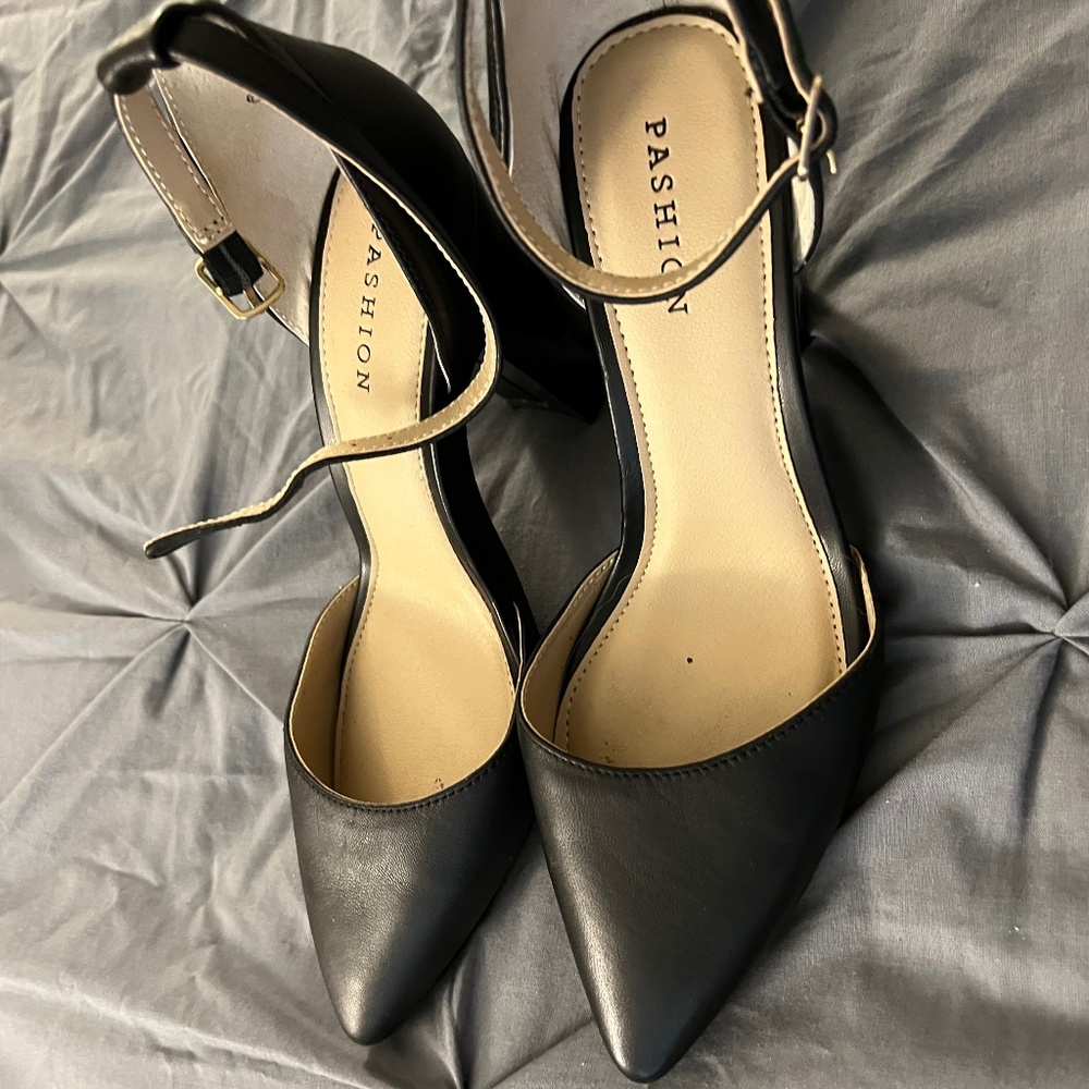 Pashion convertible black pumps-never worn